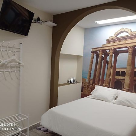 Eres Emerita "Apartamentos & Suites" เมรีดา ภายนอก รูปภาพ