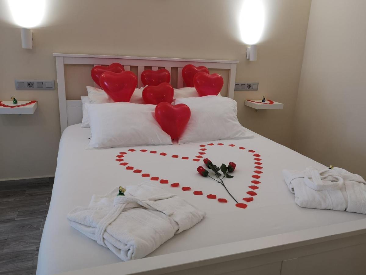 Eres Emerita "Apartamentos & Suites" เมรีดา ภายนอก รูปภาพ