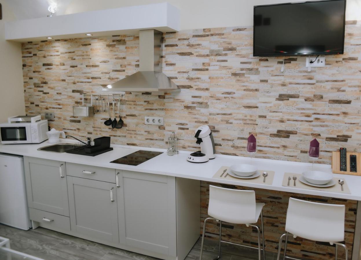 Eres Emerita "Apartamentos & Suites" เมรีดา ภายนอก รูปภาพ