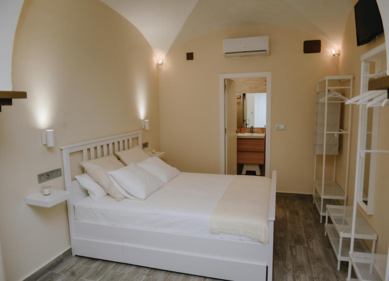 Eres Emerita "Apartamentos & Suites" เมรีดา ภายนอก รูปภาพ