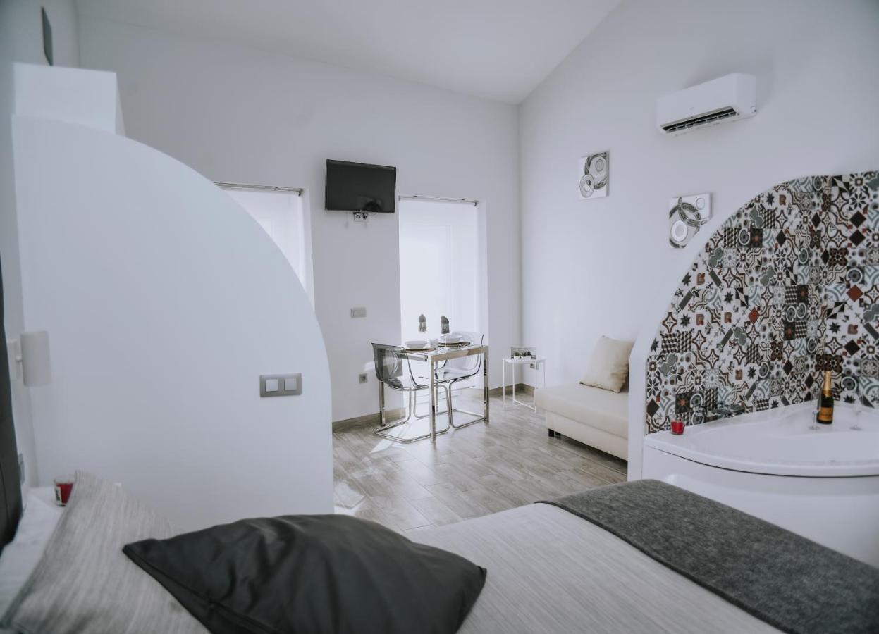 Eres Emerita "Apartamentos & Suites" เมรีดา ภายนอก รูปภาพ