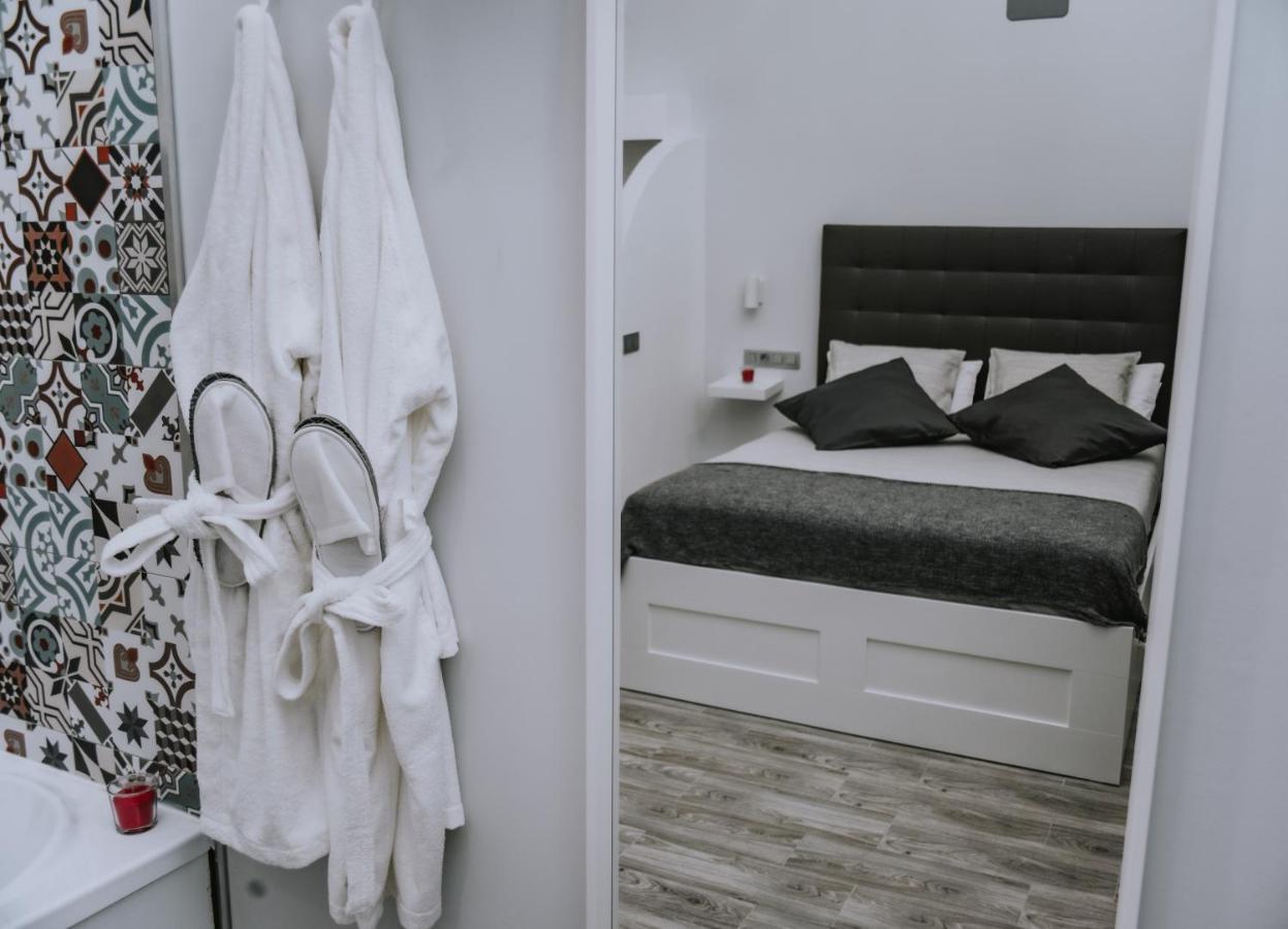 Eres Emerita "Apartamentos & Suites" เมรีดา ภายนอก รูปภาพ